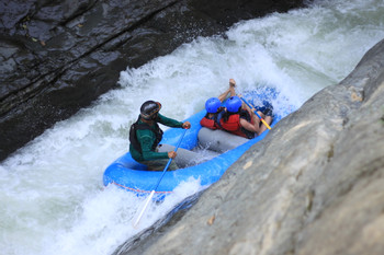 Rafting por el Río Naranjo - Sección Chorro photo 4